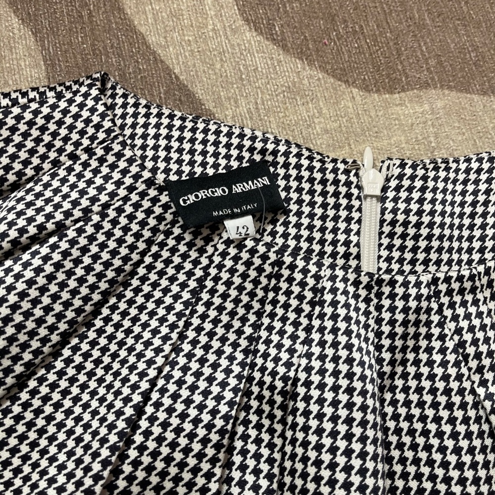 🍀Armani size 40 dress🍀 - Picture 2 of 6